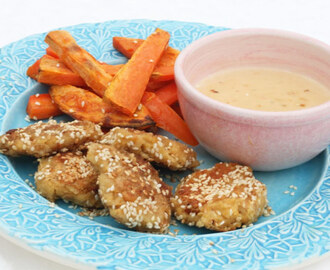 Vegetariska nuggets med sötpotatis, morötter och jordnötssås