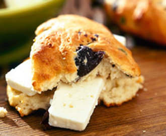 Oliv- och  timjanscones med feta