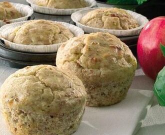 Matiga muffins med parmesan och skinka.