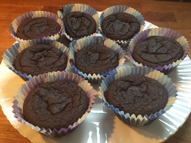 Chokladmuffins med dadlar och svarta bönor