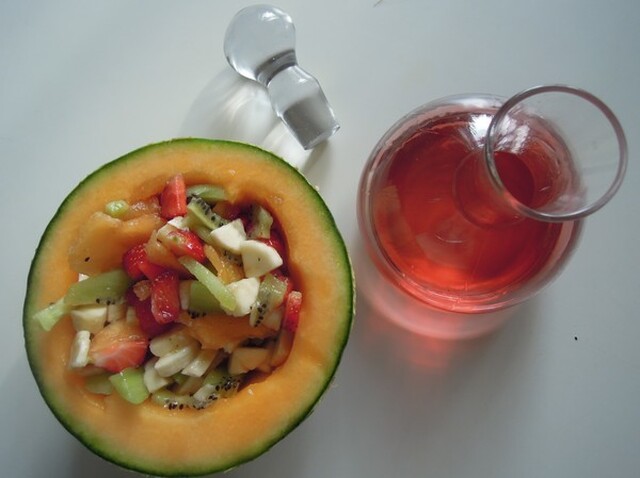 Fruktsallad i melon
