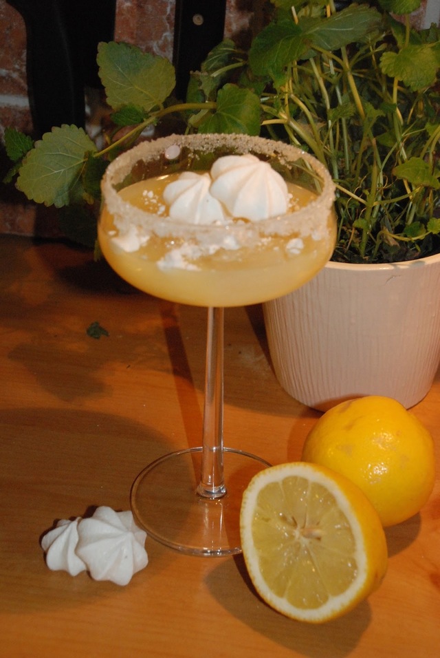 Lemon merengue pie cocktail