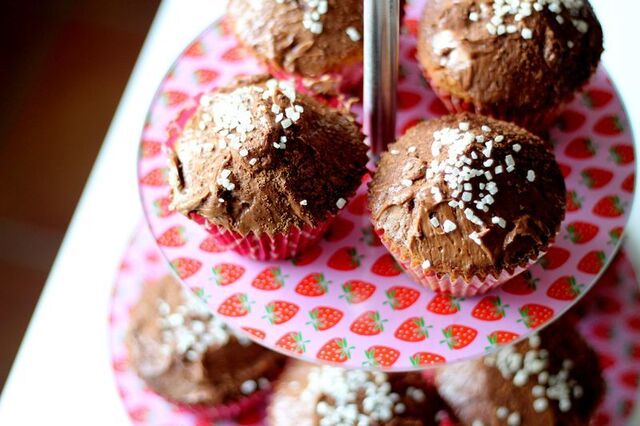 Vita Chokladcupcakes med italiensk marängsmörkräm