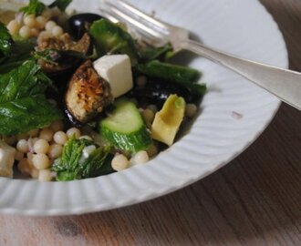 Sallad med mynta och pärlcouscous