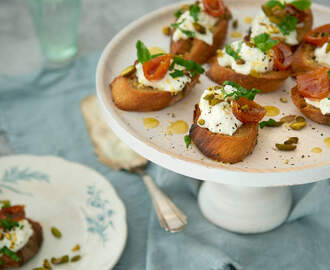 Varm bruschetta med burrata