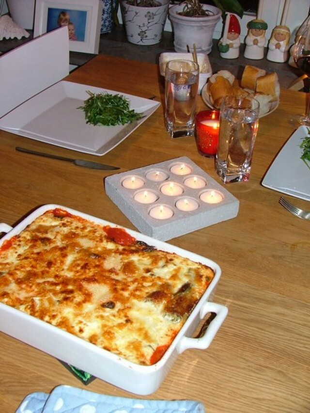 Cannelloni med broccoli, blomkål och tomatsås