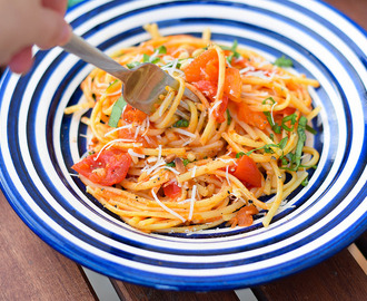 Linguine med färsk tomatsås