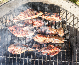 Kinesiskt kryddad karré på grillen