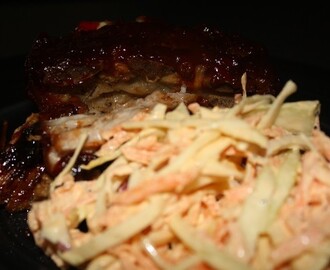 Gudomliga ribbs med coleslaw