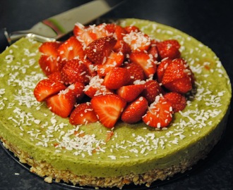 Raw avokado cheececake