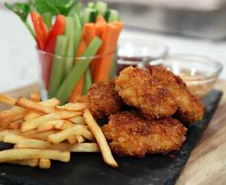 Frasiga chicken nuggets med cornflakes och dippsås