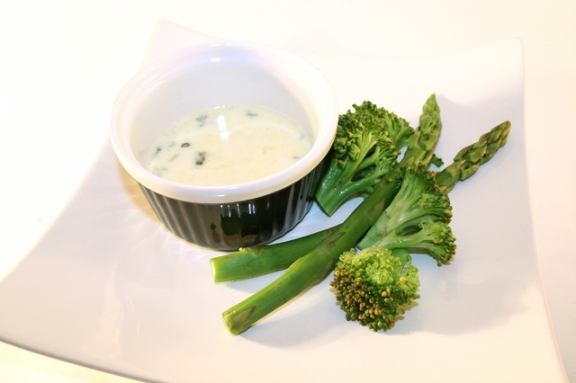 Sparris och broccoli med gorgonzolasås