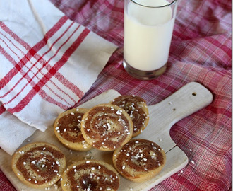 Små söta kanelbullekladdkakor