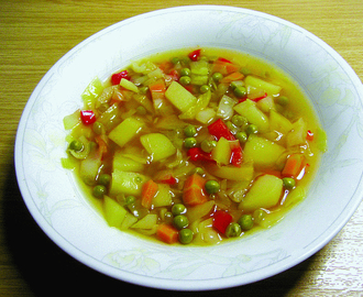 Vitkål- och grönsakssoppa