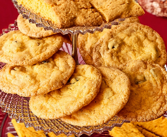 Glutenfria saffranscookies med tranbär och vit choklad