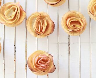 the cutest apple rose pies