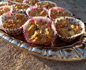 frukostmuffins med äpplen & solroscrumble