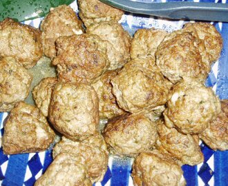 Grekiska köttbullar med oregano, vitlök och kanel