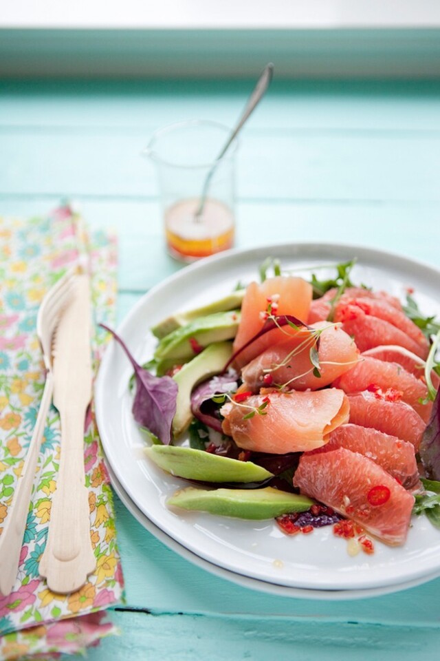 Lax-, Avocado & Grapefruktsallad med Chili- & Vitlöksvinägrett