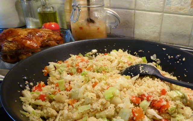 Grillad kyckling med couscous klart på en kvart