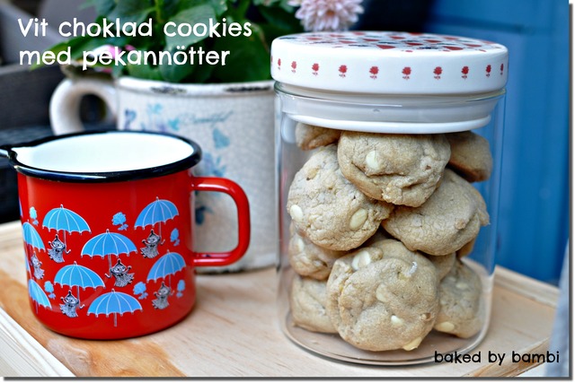 Vit choklad cookies med pekannötter