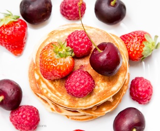 Vanilla Protein Pancakes with Fresh Berries