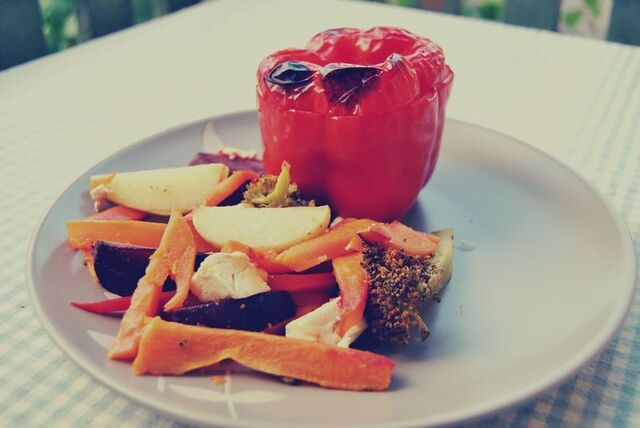 Fylld paprika och rostade rotsaker