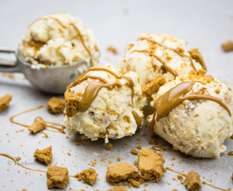 Speculoos Cookie Ice Cream with Speculoos Cookie Butter Swirls