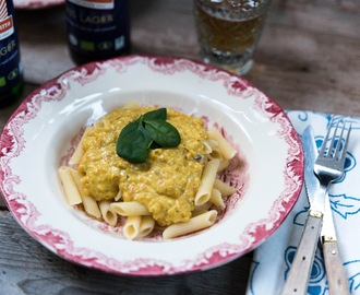 Pastasås på linser med pesto och grädde