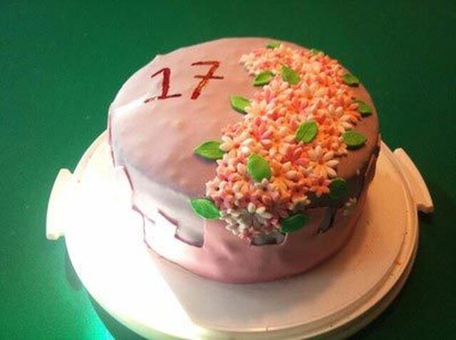 födelsedags tårta