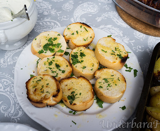 Dragonmarinerad fläskytterfilé med Grekiskpotatis och grillat vitlöksbröd!