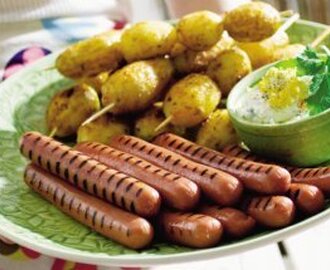 Hot Dogs med potatis på spett och citronfärskost