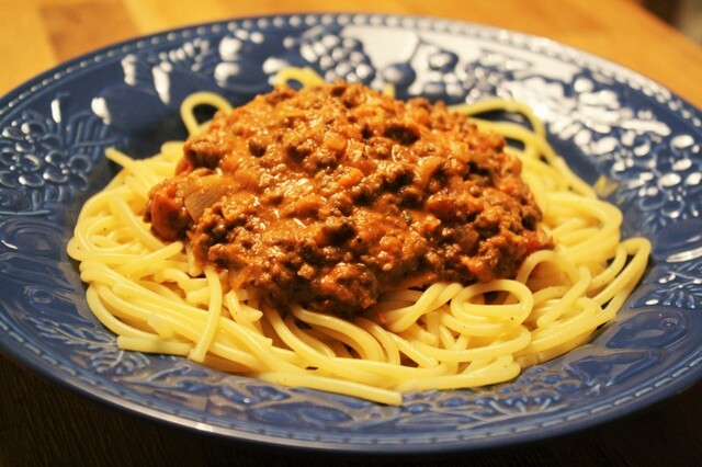Klassisk spagetti och köttfärsås