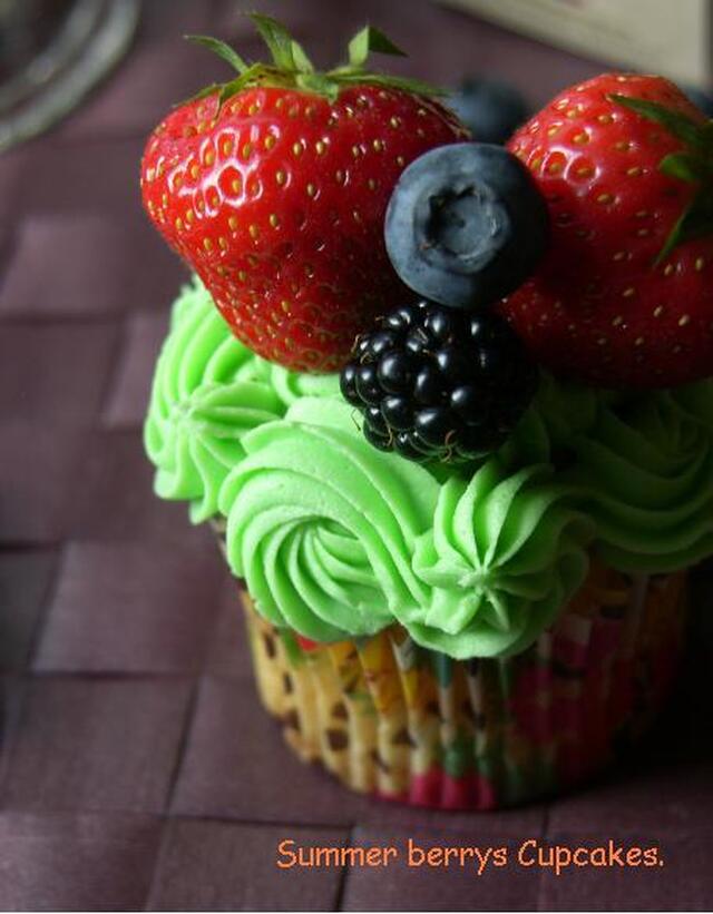 Summer Berrys cupcakes.