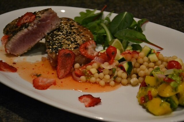 Sotad tonfisk med pärlcouscous och jordgubbschips!
