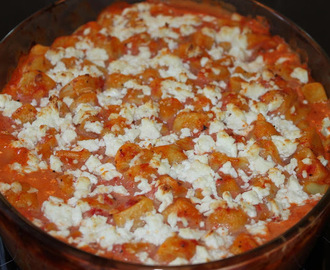 Gratinerad potatisgnocchi med paprika och feta