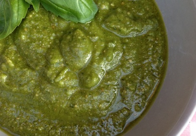 Pesto med solrosfrön