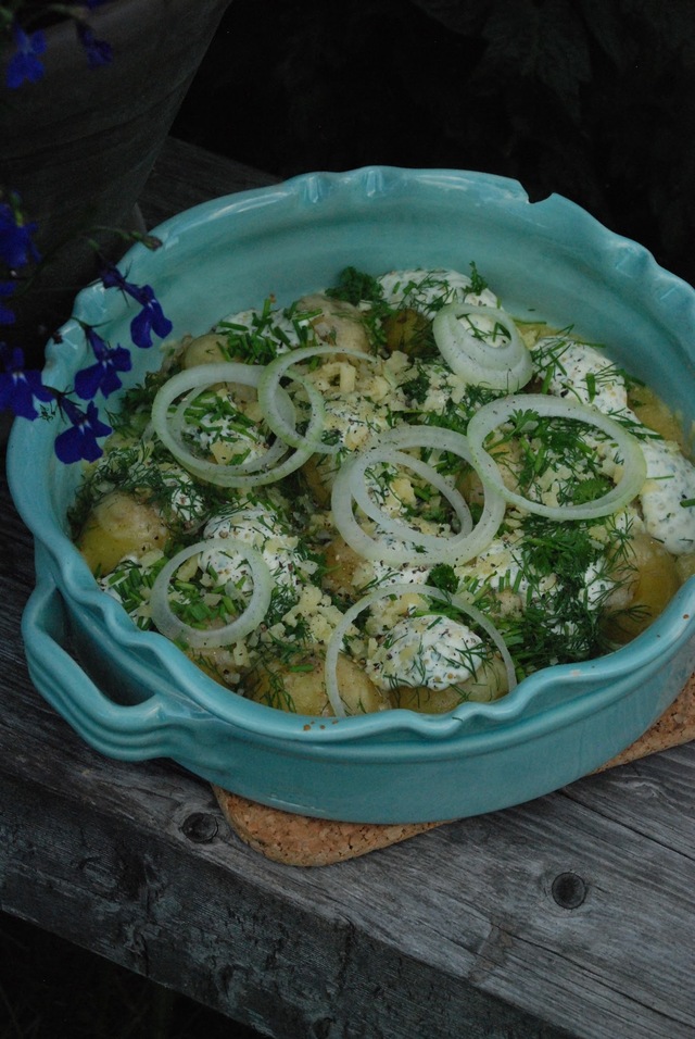 Gratinerad färskpotatis med löjrom och gräslök