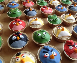 Angry Birds cupcakes!
