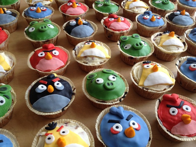 Angry Birds cupcakes!