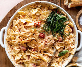 TikTok pasta med fetaost och tomater