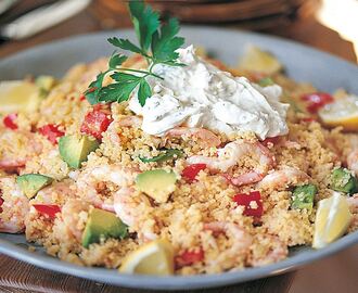 Couscous med avokado och räkor