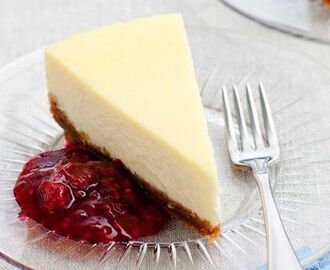 Cheesecake  med hallonkompott