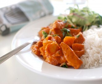 Korv stroganoff med äpple, senap och persilja