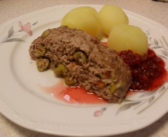 Köttfärslimpa med oliver