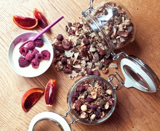 Kanel- och vaniljdoftande glutenfri granola