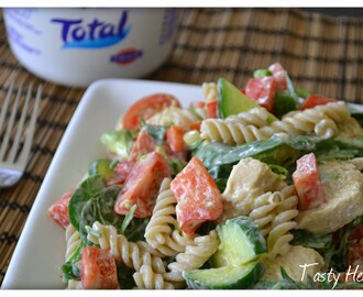 Krämig glutenfri pastasallad, skillnaden mellan grekisk och turkisk yoghurt och min baknings-"date"