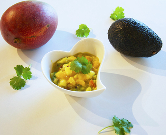 Mango och avokadosalsa