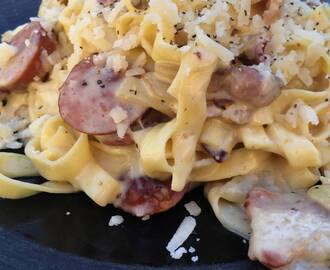 Pasta carbonara med kabanoss/bacon