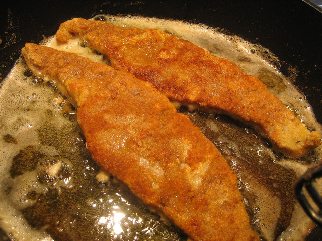 Wienerschnitzel med klyftpotatis och bearnaisesås